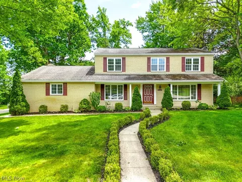 3299 Morewood Rd, Fairlawn, OH 44333