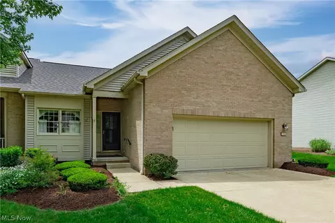 2556 Cardington Grn, Uniontown, OH 44685
