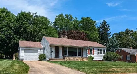 636 Sunrise View Dr, Wooster, OH 44691