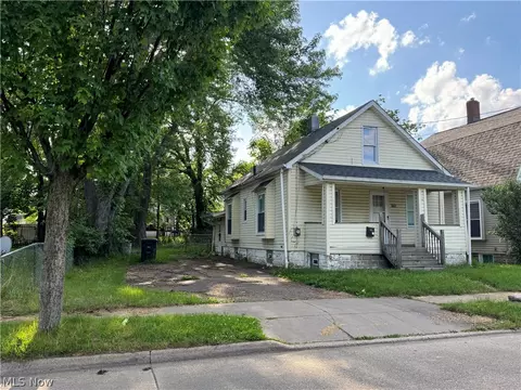 898 Inman St, Akron, OH 44306