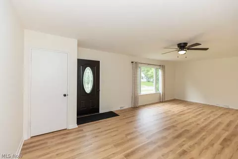 Living - 33665 Baldwin Rd, Solon, OH 44139 photo 1 of 4