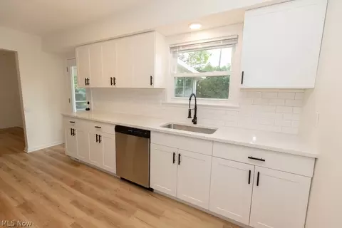 Kitchen - 33665 Baldwin Rd, Solon, OH 44139 photo 2 of 2