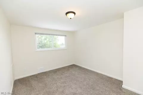 Bedroom - 33665 Baldwin Rd, Solon, OH 44139 photo 3 of 5