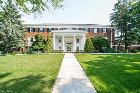 19901 Van Aken Blvd #102-A, Shaker Heights, OH 44122