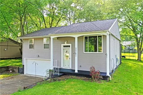 2470 N Road Rd SE, Warren, OH 44484