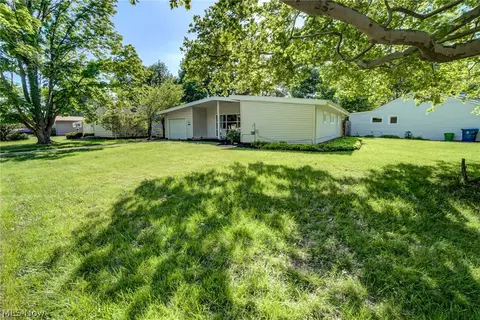 6624 Sherborn Rd, Parma Heights, OH 44130