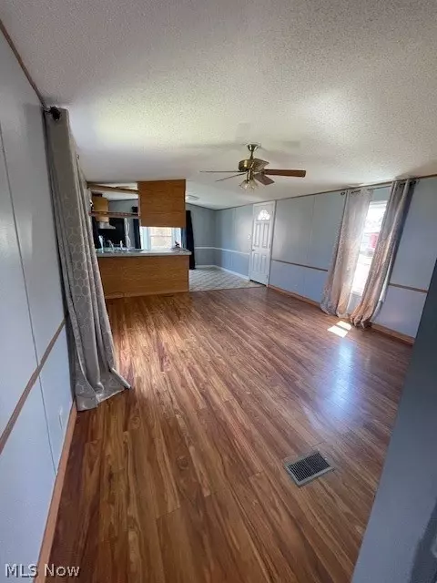 524 E State St, Newcomerstown, OH 43832 photo 5