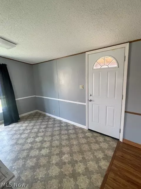 524 E State St, Newcomerstown, OH 43832 photo 6