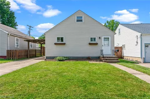 18321 Rockland Ave, Cleveland, OH 44135