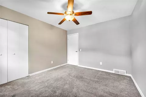 4101 Hialeah Dr, Parma, OH 44134 photo 23