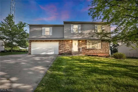 4101 Hialeah Dr, Parma, OH 44134