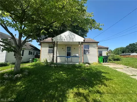 242 27th St NW, Barberton, OH 44203