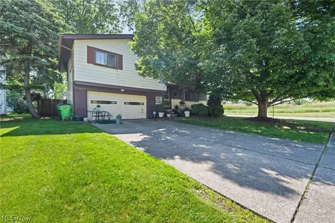 431 E 245 St, Euclid, OH 44123