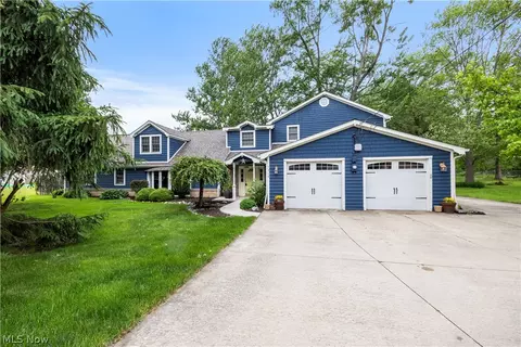 7314 Stearns Rd, Olmsted Twp, OH 44138