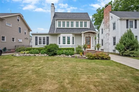 1172 Elbur Ave, Lakewood, OH 44107