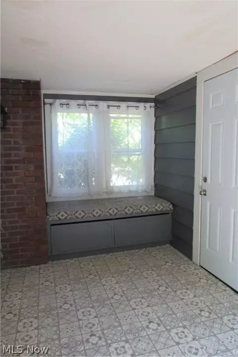 Entry Way - 2730 Tryon Rd, Ashtabula, OH 44004 photo 3 of 5