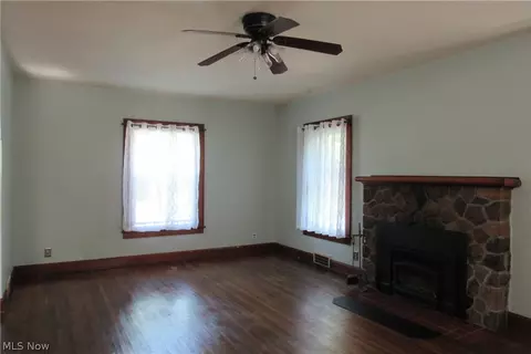Living - 2730 Tryon Rd, Ashtabula, OH 44004 photo 2 of 3