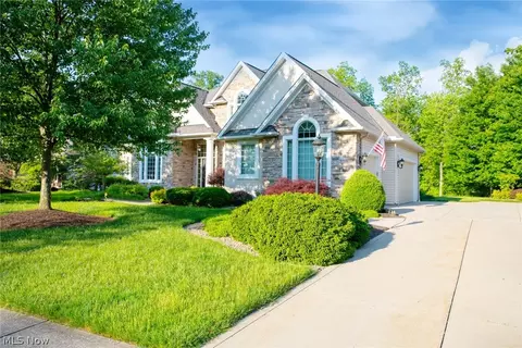 7561 Capilano Dr, Solon, OH 44139