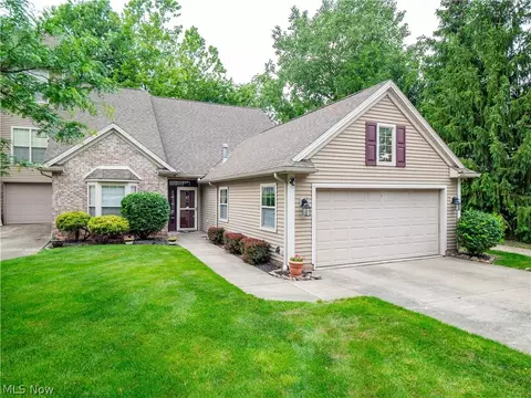 6610 Fox Hollow Ct, Middleburg Heights, OH 44130