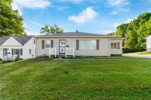 1093 Dover Ave, Akron, OH 44320