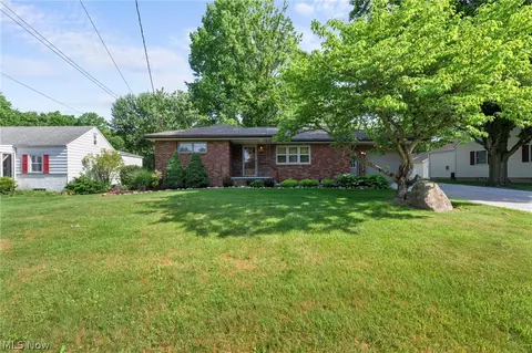 246 Wolf Ave, Wadsworth, OH 44281
