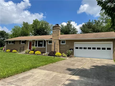 1120 Janet Ave NW, North Canton, OH 44720