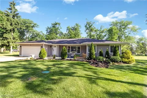 12922 N Linden Ln, Parma, OH 44130