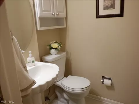 Bath - 5920 Buckboard Ln, Solon, OH 44139 photo 1 of 5