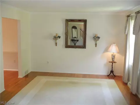 Living - 5920 Buckboard Ln, Solon, OH 44139 photo 1 of 4
