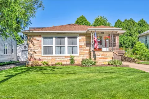 1176 Oakland Ave, Akron, OH 44310