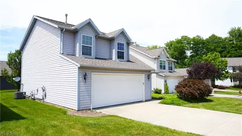 5337 Treeview Cir, Kent, OH 44240 photo 3