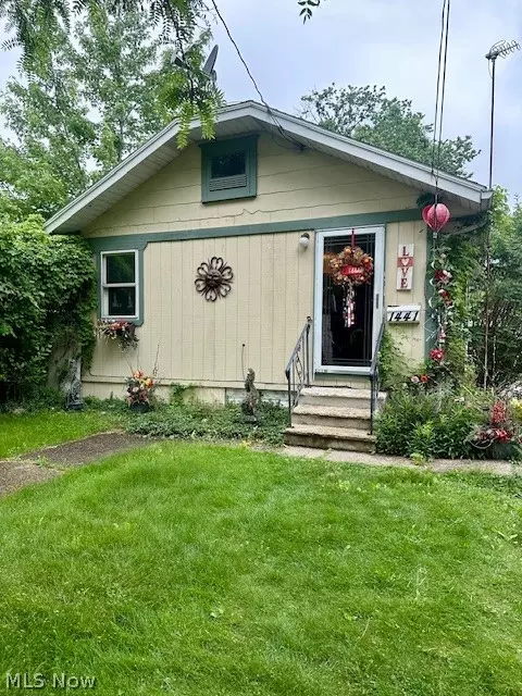 1441 Chippewa Ave, Akron, OH 44305