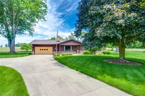 2840 Meadowbrook Dr, Wooster, OH 44691