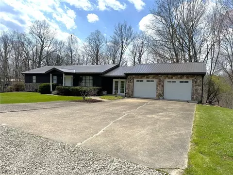 68 Blackberry Ln, Grantsville, WV 26147