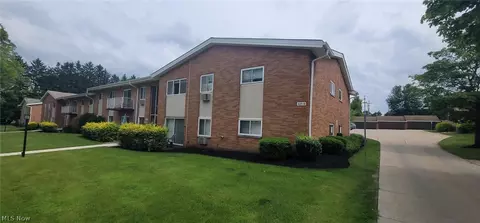 431 Tollis Pkwy #251B, Broadview Heights, OH 44147