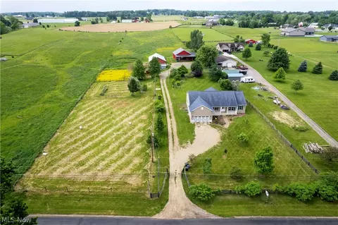 12801 Old Lincoln Way E, Orrville, OH 44667