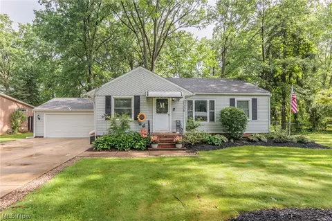 27378 Dunford Ave, Westlake, OH 44145