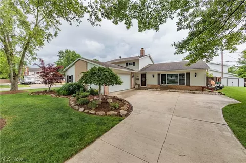 5890 Revere Dr, North Olmsted, OH 44070
