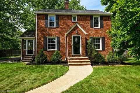 19641 Westwood Dr, Strongsville, OH 44149
