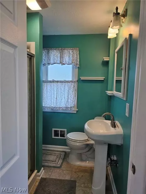 Bath - 227 Warren Ave, Elyria, OH 44035 photo 1 of 1