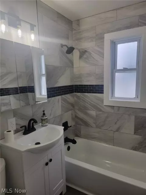 Bath - 1234 Cedar Dr, Lorain, OH 44052 photo 1 of 3