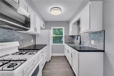 Kitchen - 1234 Cedar Dr, Lorain, OH 44052 photo 1 of 2
