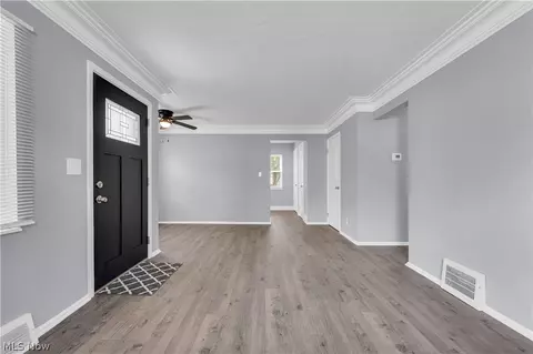 Entry Way - 1234 Cedar Dr, Lorain, OH 44052 photo 1 of 2
