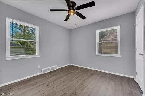 Bedroom - 1234 Cedar Dr, Lorain, OH 44052 photo 1 of 2