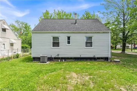 Exterior - 1234 Cedar Dr, Lorain, OH 44052 photo 5 of 5