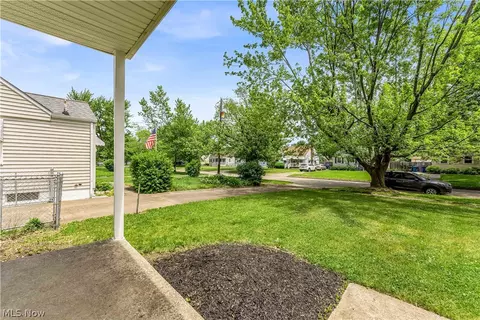 Exterior - 1234 Cedar Dr, Lorain, OH 44052 photo 4 of 5
