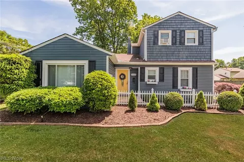 5553 Green Oak Ave, Mentor, OH 44060
