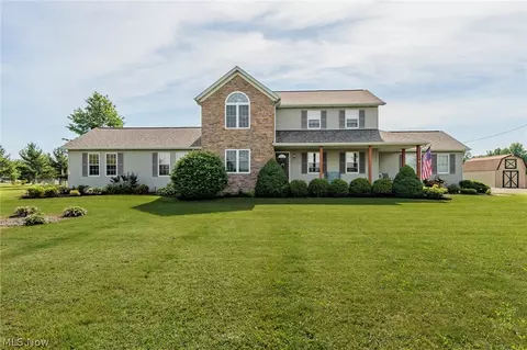 17095 Mennell Rd, Grafton, OH 44044