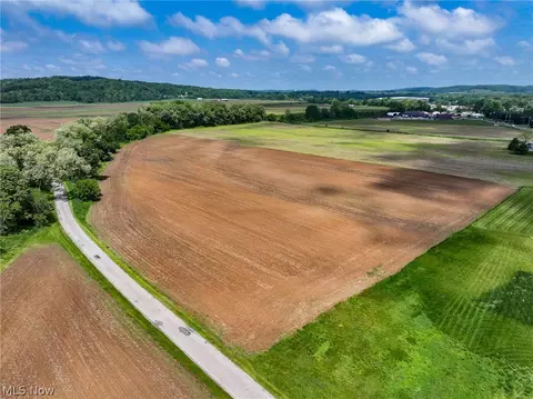 Harwalk Road Nw, Strasburg, OH 44680