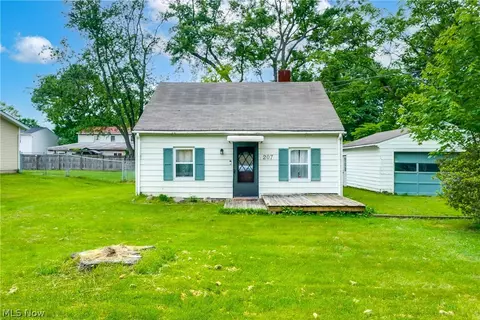 207 Hunter Ave, Munroe Falls, OH 44262